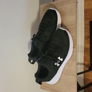 Under armour women size 8.5